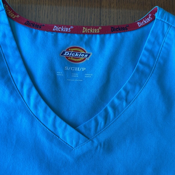 Dickies EDS V-neck size small cotton/poly like new Scrub Top - Picture 3 of 9